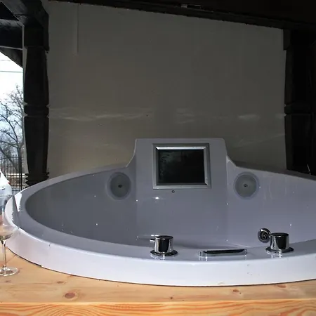 Gazde/Camere de închiriat La Dory *