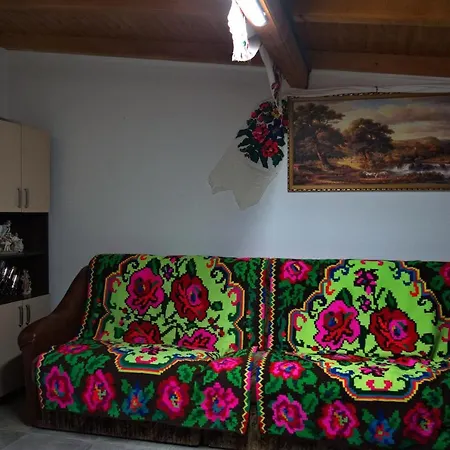 Gazde/Camere de închiriat La Dory